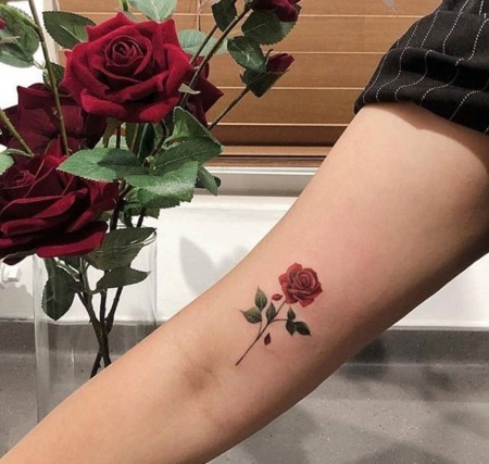 tatuagem feminina no braço