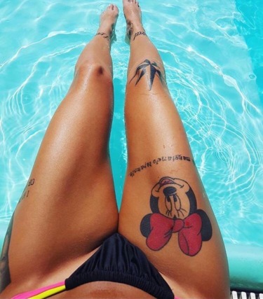 tatuagens femininas nas pernas