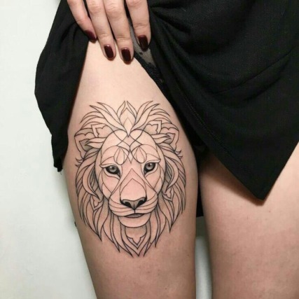 tatuagem feminina na perna